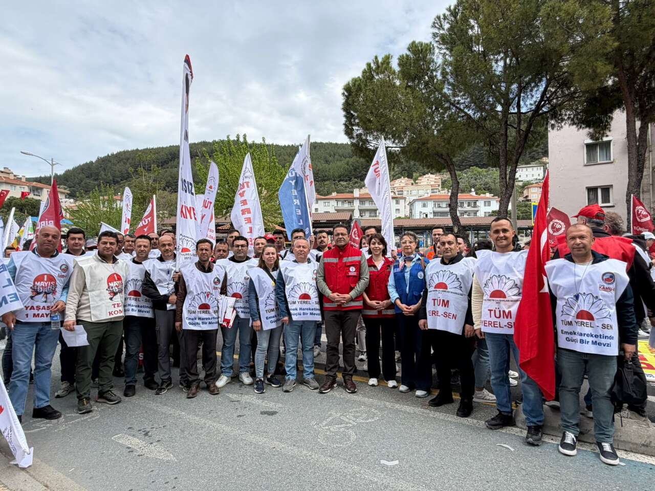Muğla’da 1 Mayıs Coşkusu: Emekçiler Akyol’dan Meydana Yürüdü 7
